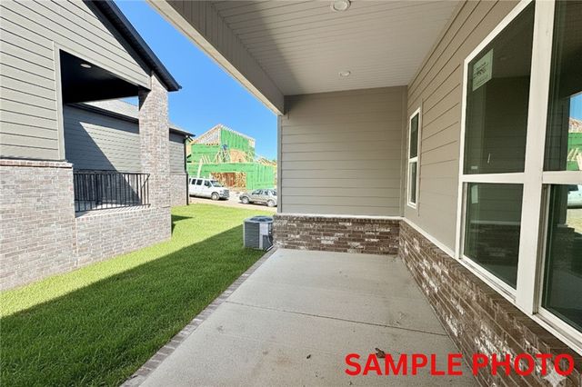 2649 E Livingston Lane, Fayetteville, AR 72703