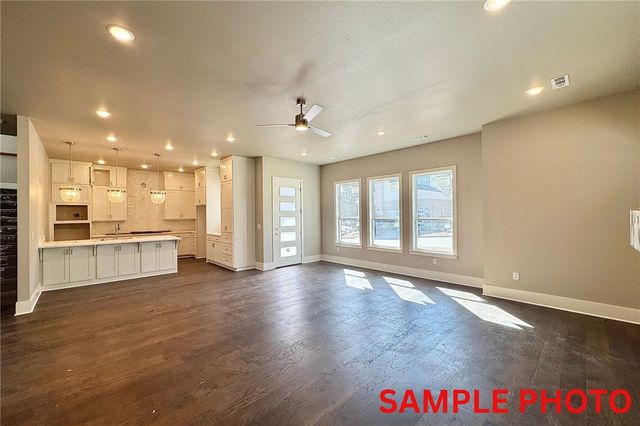 2649 E Livingston Lane, Fayetteville, AR 72703