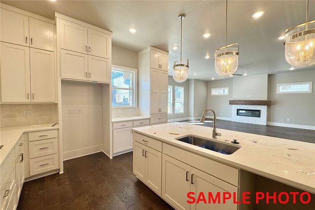 2649 E Livingston Lane, Fayetteville, AR 72703