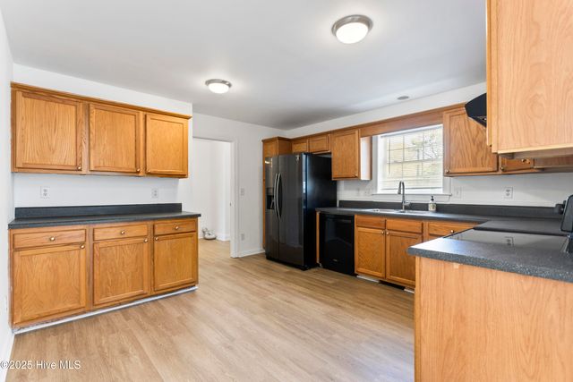 100 Moorefield Drive, Carolina Beach, NC 28428