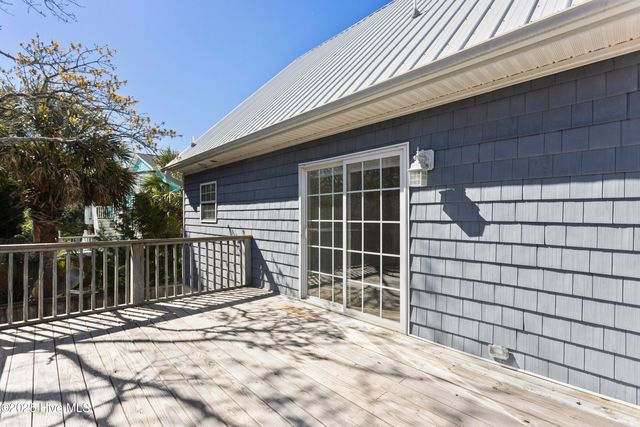 100 Moorefield Drive, Carolina Beach, NC 28428