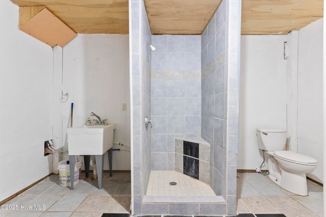 100 Moorefield Drive, Carolina Beach, NC 28428