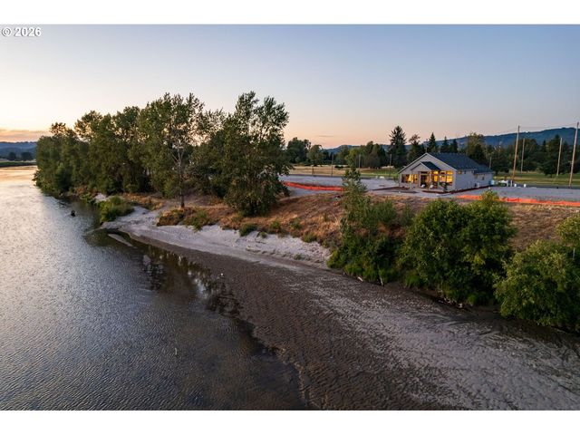 2072 S RIVER Rd, Kelso, WA 98626