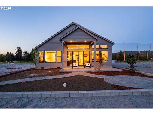 2072 S RIVER Rd, Kelso, WA 98626