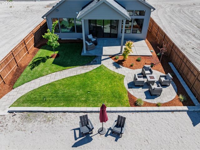 2072 S RIVER Rd, Kelso, WA 98626