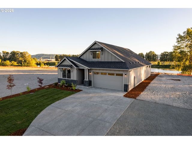 2072 S RIVER Rd, Kelso, WA 98626