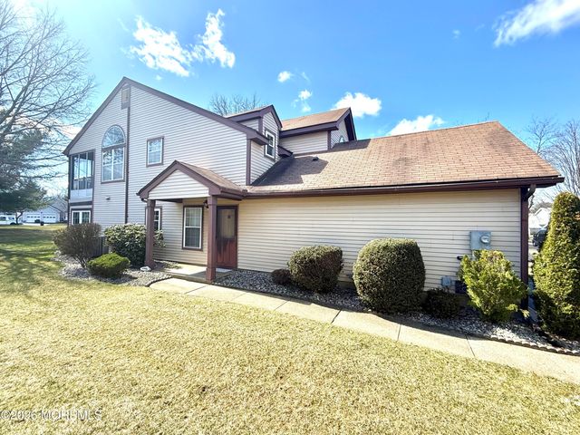 8D Ingram Drive, Monroe, NJ 08831