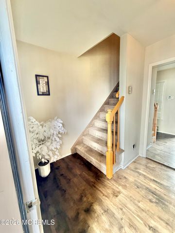 8D Ingram Drive, Monroe, NJ 08831