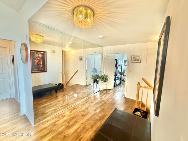 8D Ingram Drive, Monroe, NJ 08831