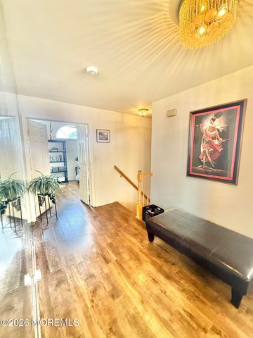 8D Ingram Drive, Monroe, NJ 08831
