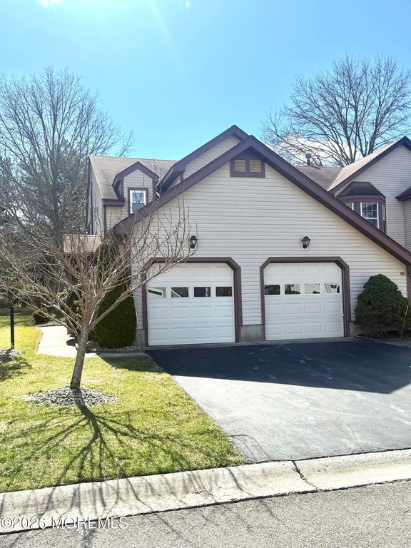8D Ingram Drive, Monroe, NJ 08831