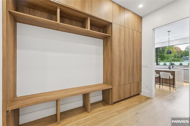 84 Depeyster Avenue, Tenafly, NJ 07670