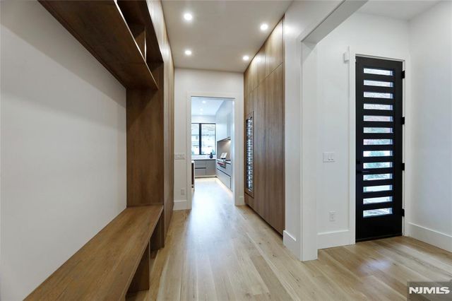 84 Depeyster Avenue, Tenafly, NJ 07670