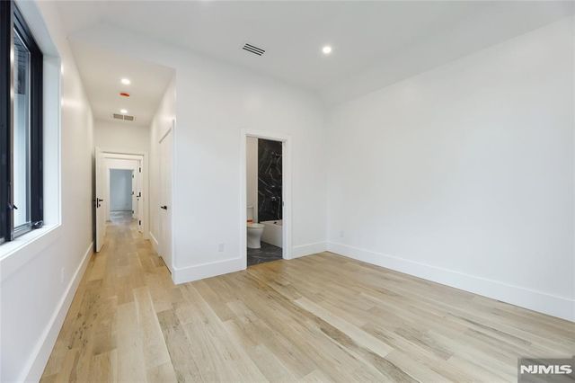 84 Depeyster Avenue, Tenafly, NJ 07670