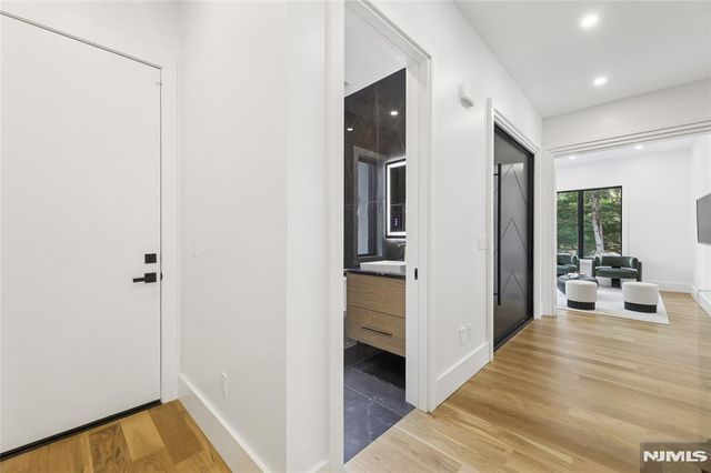 84 Depeyster Avenue, Tenafly, NJ 07670