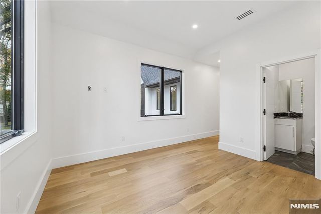 84 Depeyster Avenue, Tenafly, NJ 07670