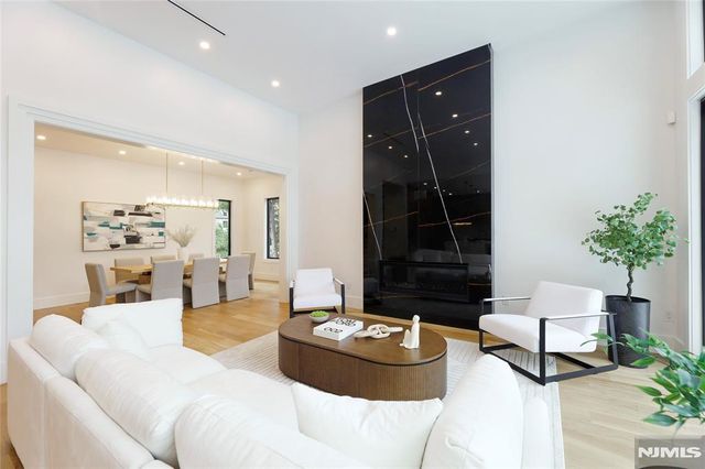 84 Depeyster Avenue, Tenafly, NJ 07670