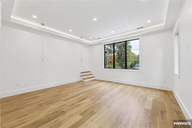 84 Depeyster Avenue, Tenafly, NJ 07670