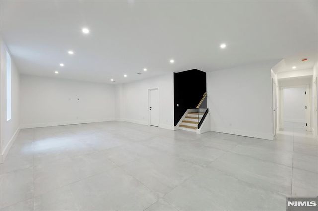 84 Depeyster Avenue, Tenafly, NJ 07670