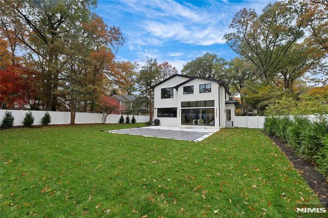 84 Depeyster Avenue, Tenafly, NJ 07670