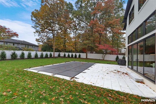 84 Depeyster Avenue, Tenafly, NJ 07670