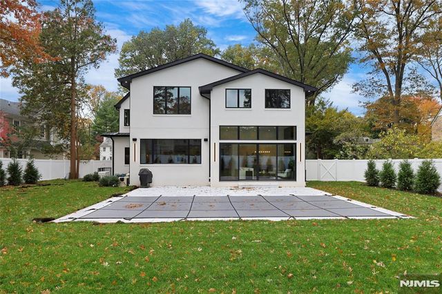 84 Depeyster Avenue, Tenafly, NJ 07670