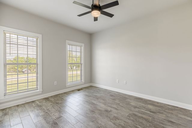 1633 Hayes Denton Rd, Columbia, TN 38401