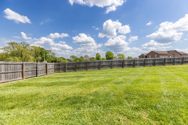 1633 Hayes Denton Rd, Columbia, TN 38401