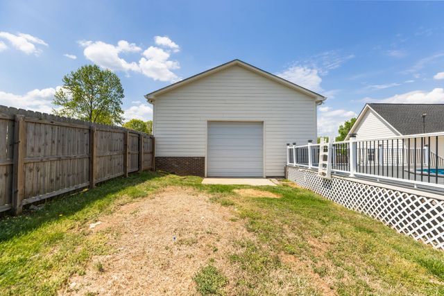 1633 Hayes Denton Rd, Columbia, TN 38401