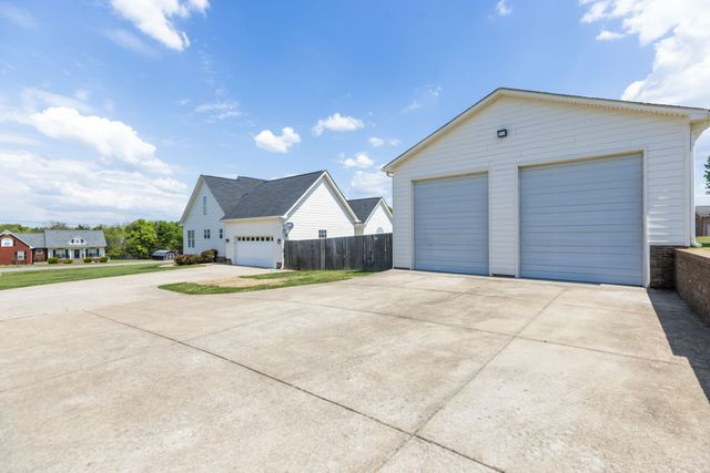 1633 Hayes Denton Rd, Columbia, TN 38401