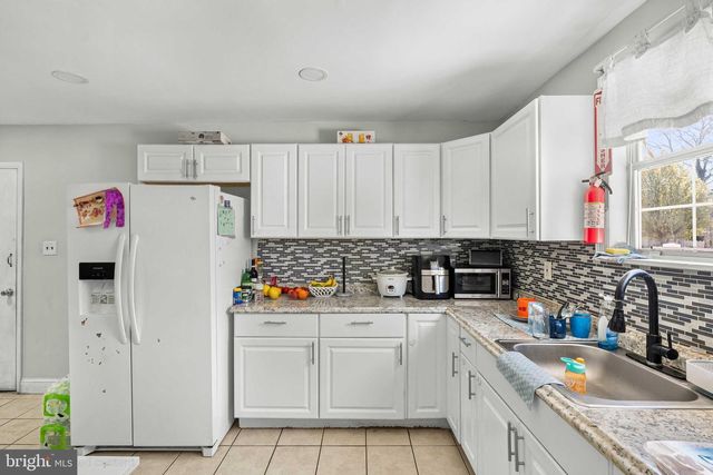 560 YORK ST, Burlington, NJ 08016