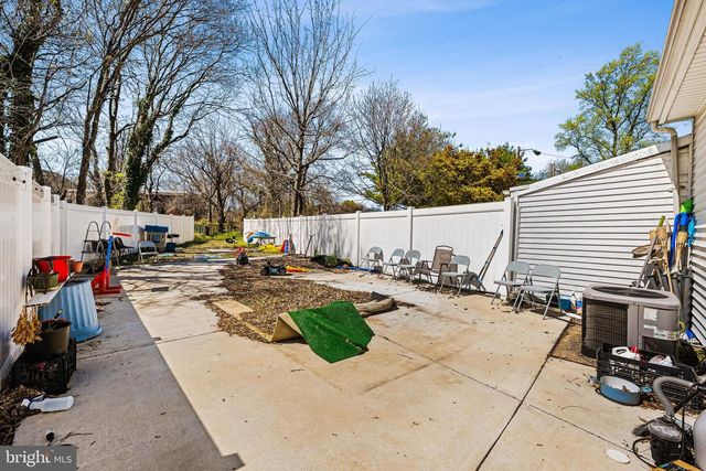 560 YORK ST, Burlington, NJ 08016