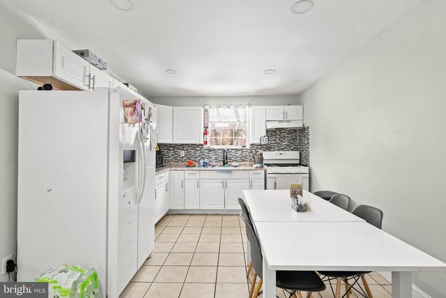 560 YORK ST, Burlington, NJ 08016