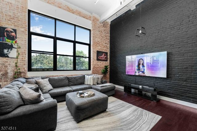 350 Scotland Rd, City Of Orange Twp., NJ 07050