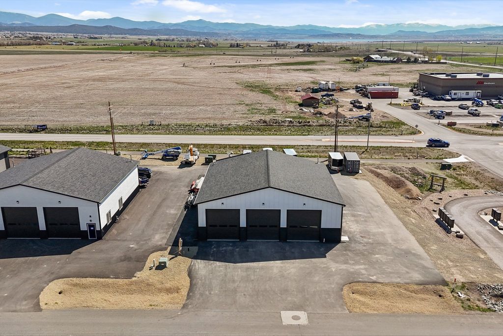 7535 Roughsawn Dr, Helena, MT 59602