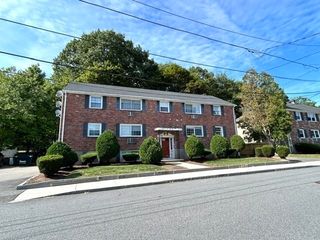 41 Mullin Ave 2, Quincy, MA 02169