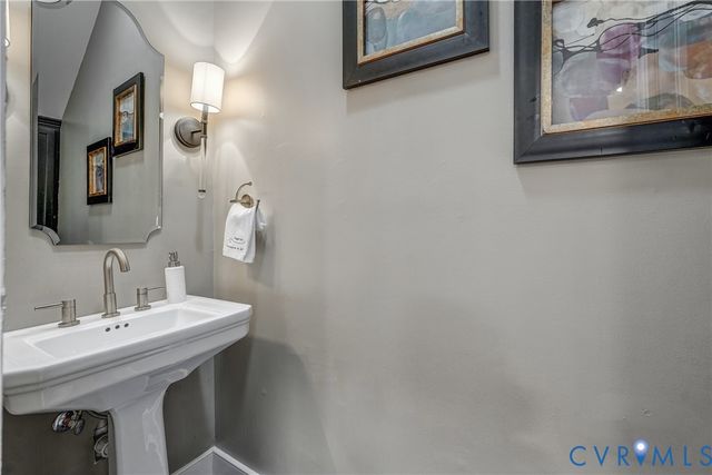 2611 W Main St, Richmond, VA 23220