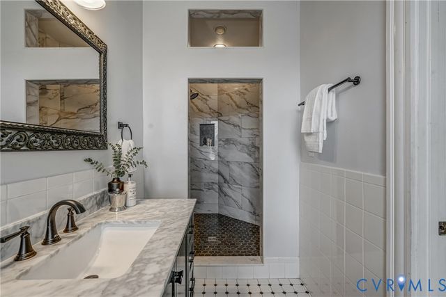 2611 W Main St, Richmond, VA 23220