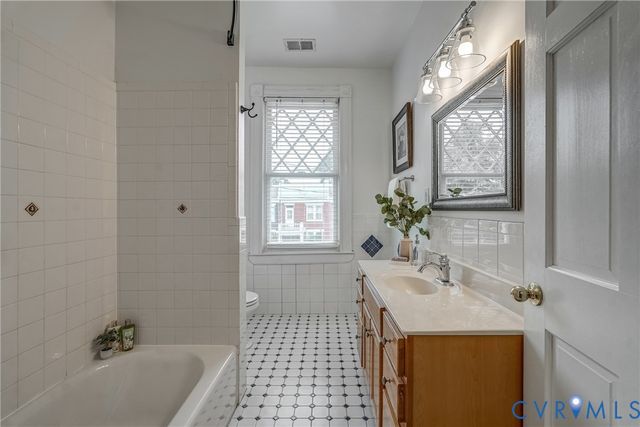 2611 W Main St, Richmond, VA 23220