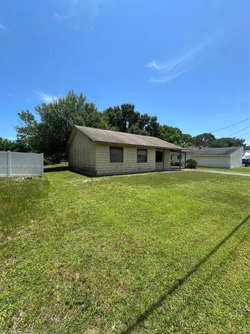 6100 Tangelo Drive, Fort Pierce, FL 34982