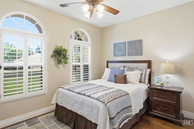 9810 Autumn Serenade Court, Bakersfield, CA 93312