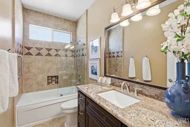 9810 Autumn Serenade Court, Bakersfield, CA 93312