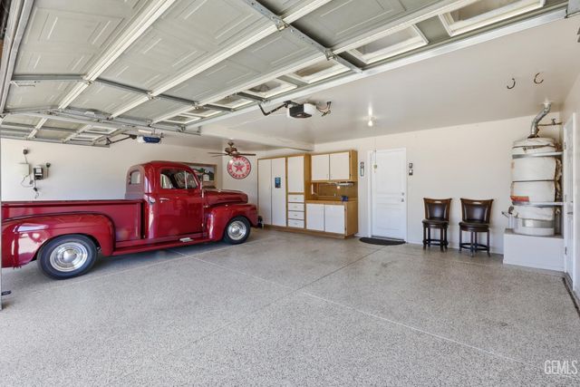 9810 Autumn Serenade Court, Bakersfield, CA 93312