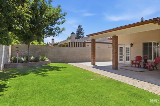 9810 Autumn Serenade Court, Bakersfield, CA 93312