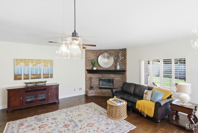 9810 Autumn Serenade Court, Bakersfield, CA 93312
