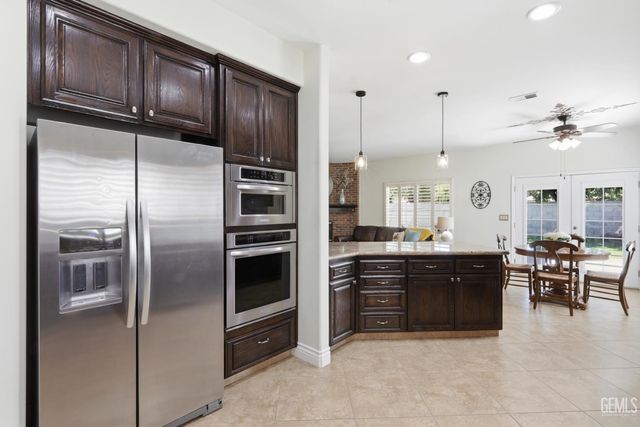 9810 Autumn Serenade Court, Bakersfield, CA 93312