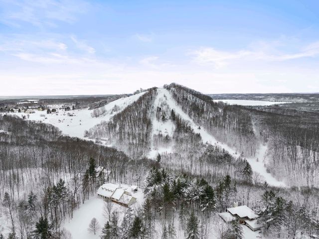 4144 S Sugar Loaf Mountain Road, Cleveland Twp, MI 49621