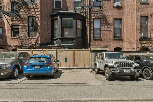 279 Beacon St 1F, Boston, MA 02116