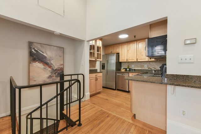 279 Beacon St 1F, Boston, MA 02116