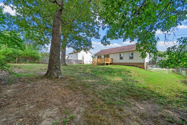 2161 Amadeus Dr, Clarksville, TN 37040